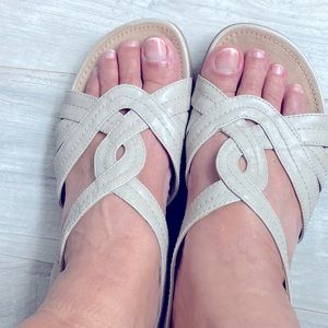 Sandals with ajustable back by Kim Rogers